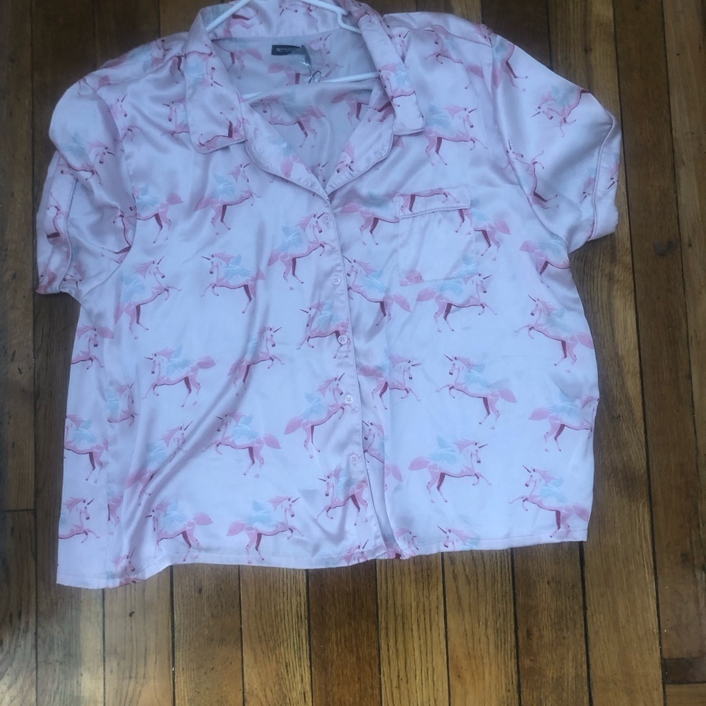 PrettyLittleThing Pink Satin Unicorn Pajama Set - Short Sleeve & Shorts - Picture 3 of 7